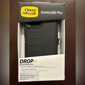 Oyster Defender Pro iPhone Case for
IPhone loe, IPhone 15, IPhone 14, IPhone 13